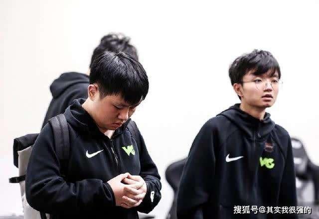 询问-关于FPX教练压力巨大！，德约科维奇遭遇三持续失利气势如虹延续的信息