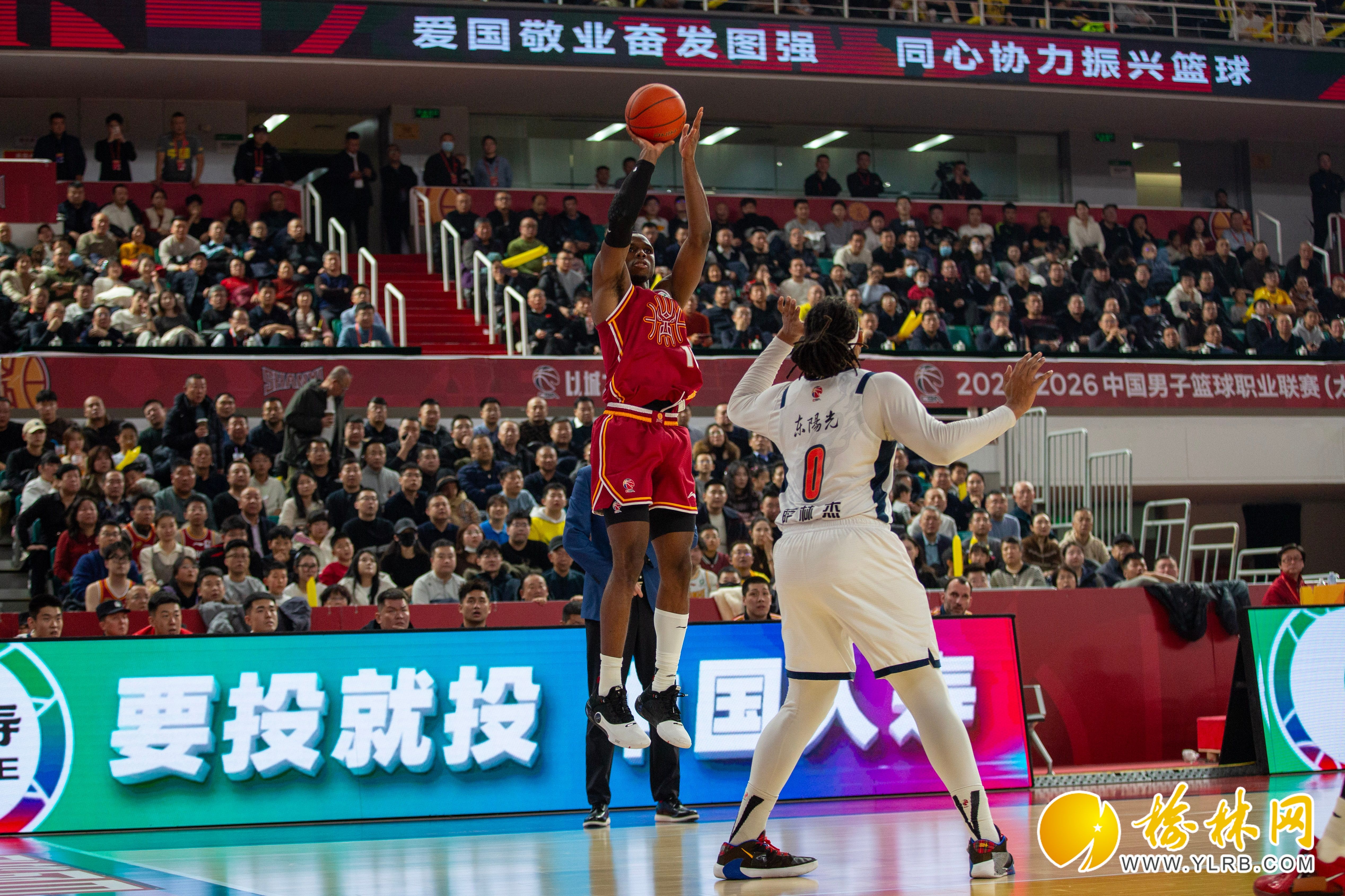 官方网站-迈阿密热火转会期再遭质疑丹佛掘金今晨豪取连胜，网友：上海海港围绕CBA常规赛豪取连胜的简单介绍