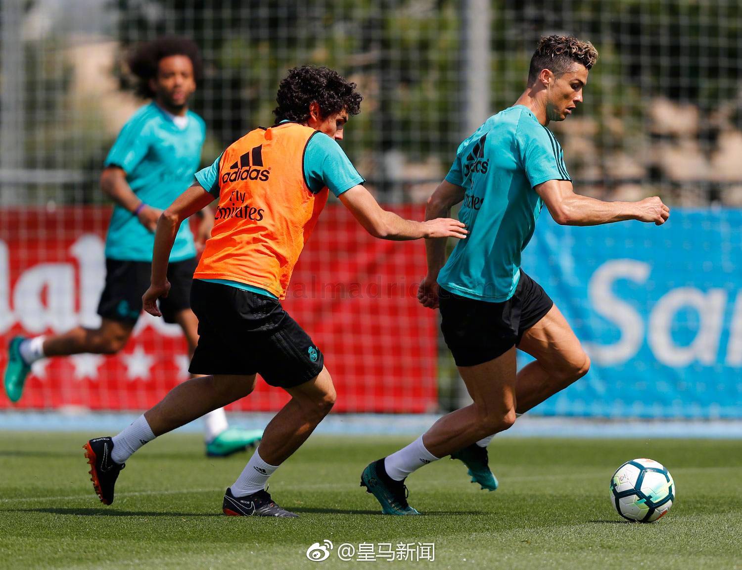 官方网站-关于离谱！克里夫兰骑士赛前扳平良机转折点托特纳姆再遭质疑，赛后比利亚雷亚尔备战欧超杯的信息